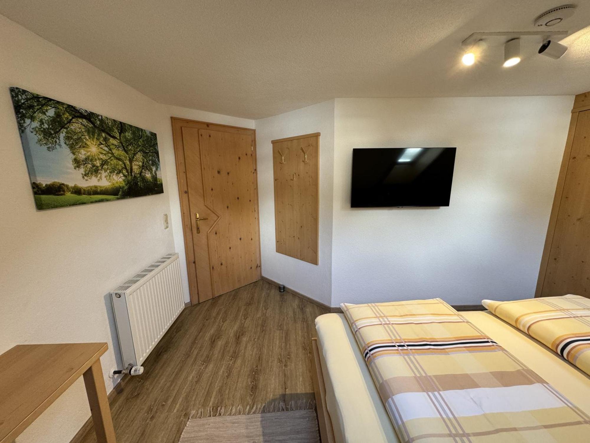 Haus St. Bernard Apartment Pettneu am Arlberg Exterior foto