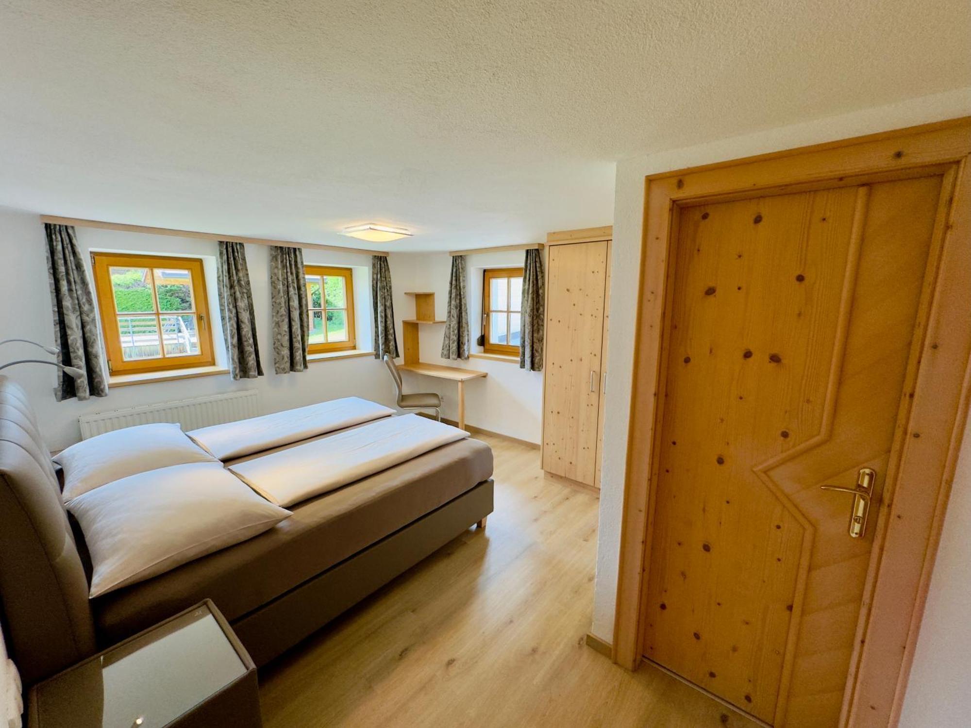 Haus St. Bernard Apartment Pettneu am Arlberg Exterior foto