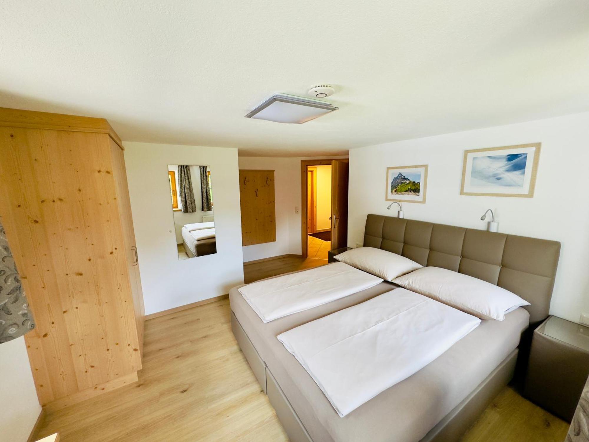 Haus St. Bernard Apartment Pettneu am Arlberg Exterior foto